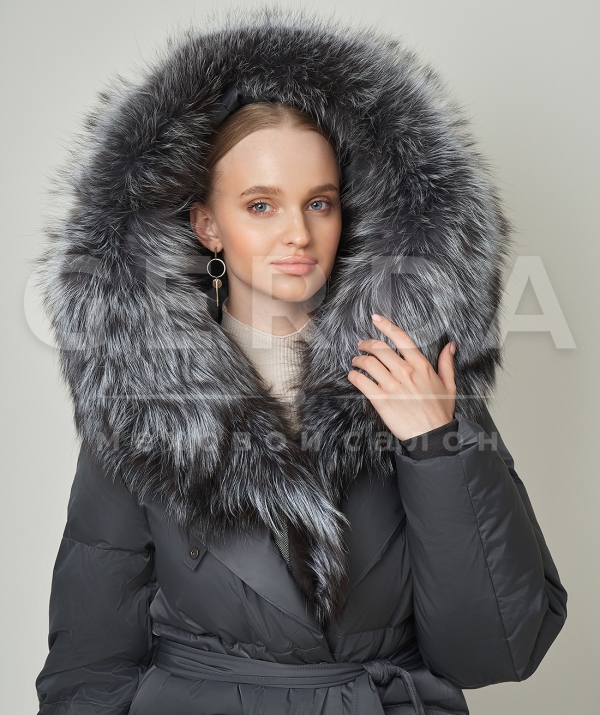 Пуховое пальто с мехом чернобурки 120 см графит